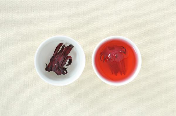 herbatka z hibiskusa